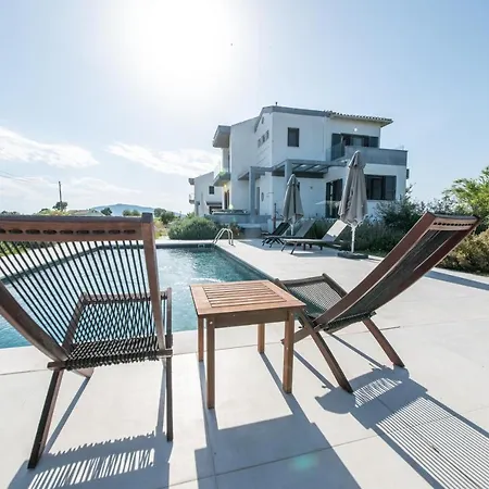 Lagoon View Villa *