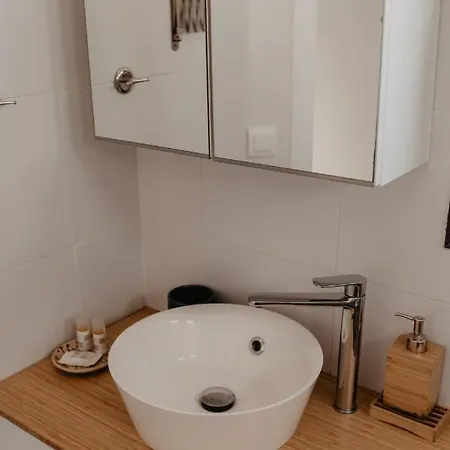 Lagoon View 别墅 *